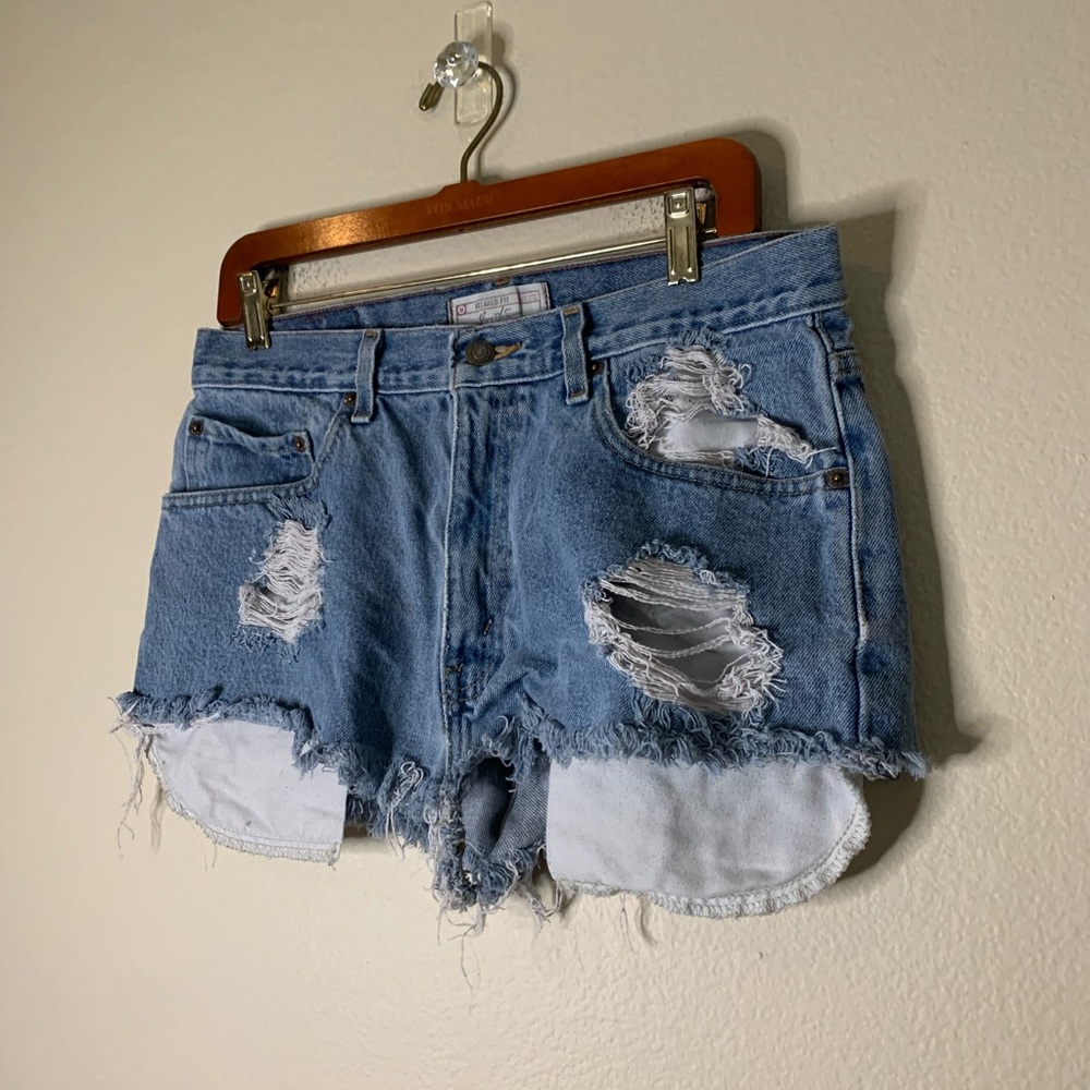 Vintage Levi’s Distressed Cutoff Jean Short 33